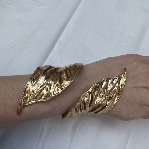 *NEW* ZARA GOLDEN MEATAL LEAVE CUFF WRAP BRACELET - Picture 4 of 6